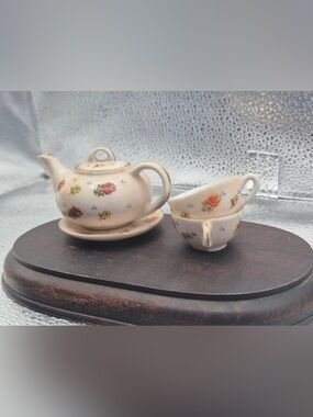 Vintage Occupied Japan RARE Miniature Floral Tea Set Teapot Cups Gold Trim